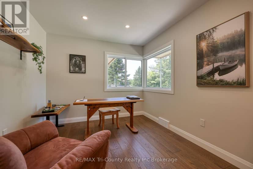 16 Delevan Crescent — photo 11 of 40