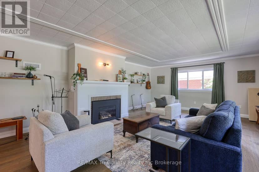 16 Delevan Crescent — photo 13 of 40