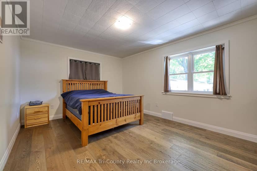 16 Delevan Crescent — photo 18 of 40
