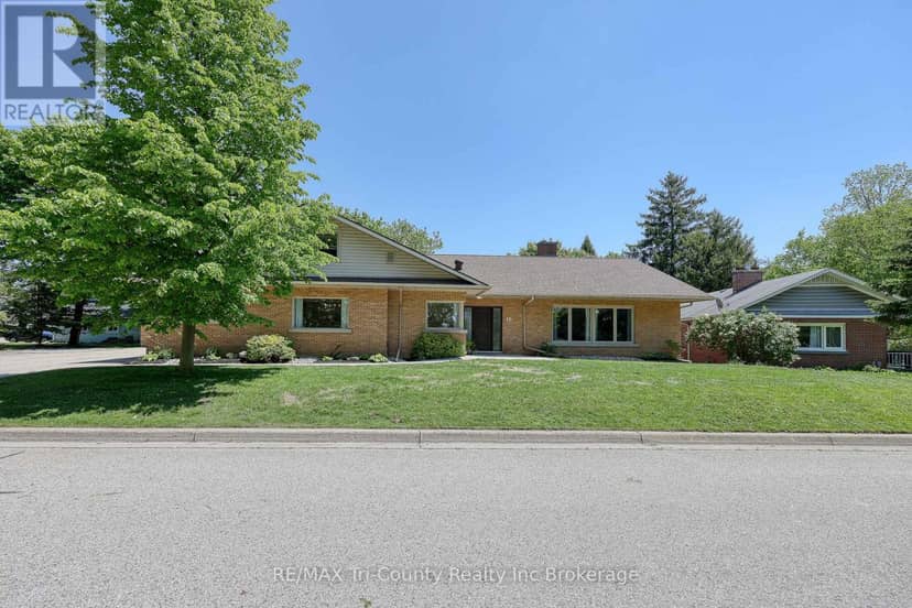 16 Delevan Crescent — photo 2 of 40