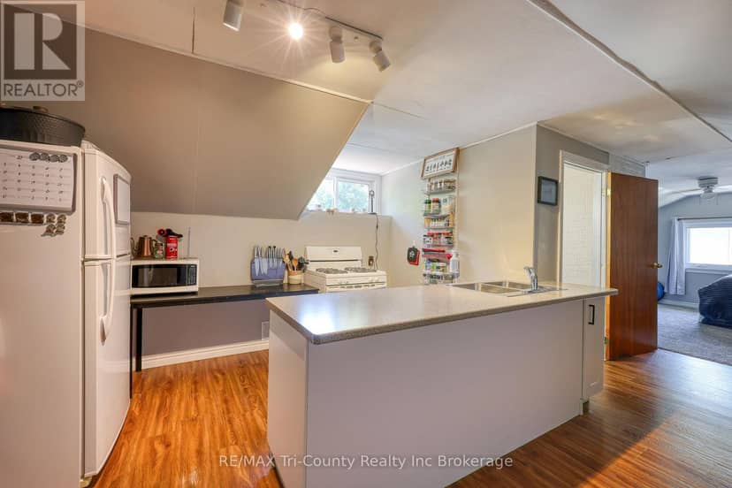 16 Delevan Crescent — photo 24 of 40