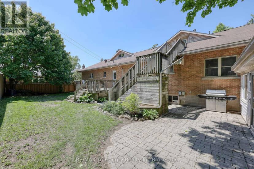 16 Delevan Crescent — photo 37 of 40