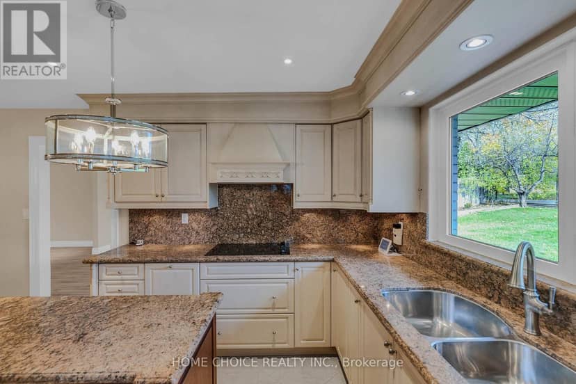 43 Golfwood Heights E — photo 14 of 40