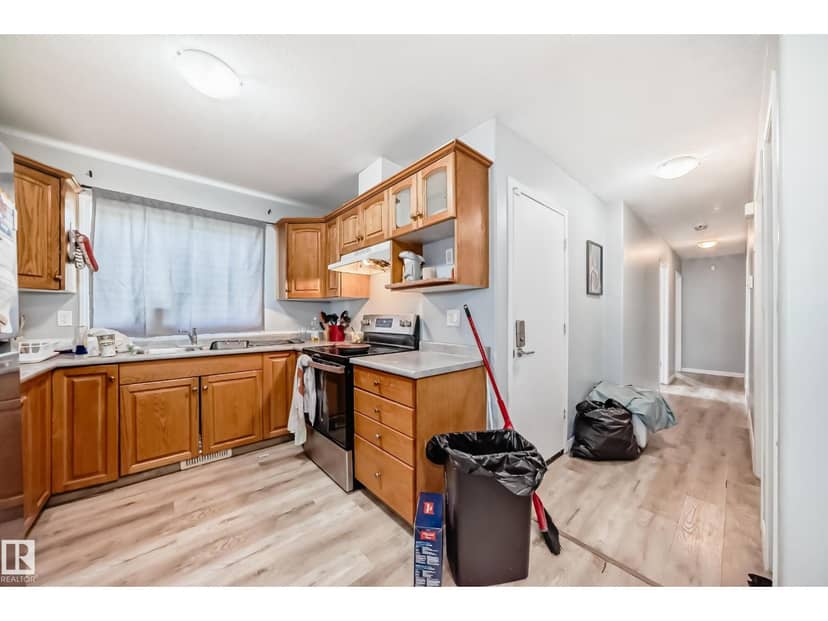 10017 153 ST NW — photo 13 of 40
