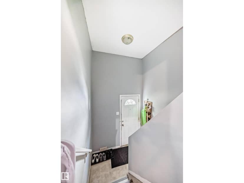 10017 153 ST NW — photo 31 of 40