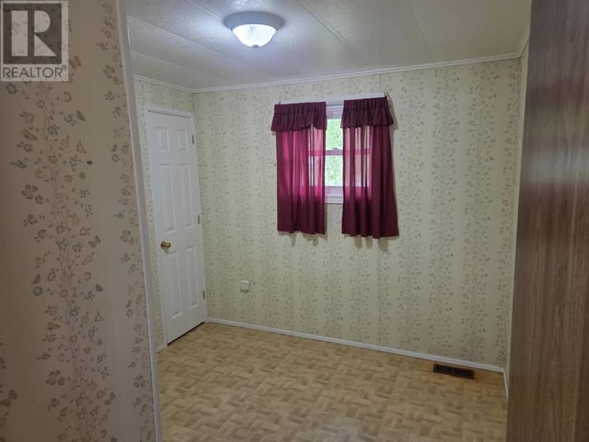 11 Manor Drive — photo 15 of 16