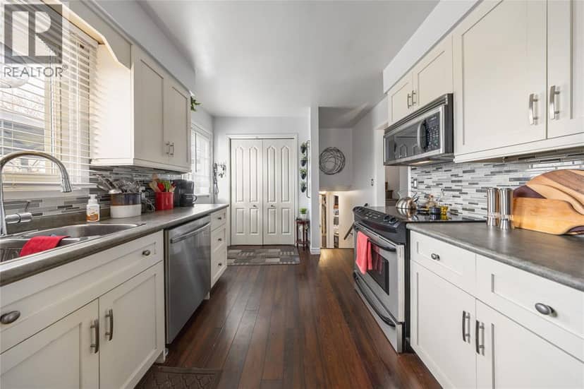 671 Nelson Street — photo 12 of 31