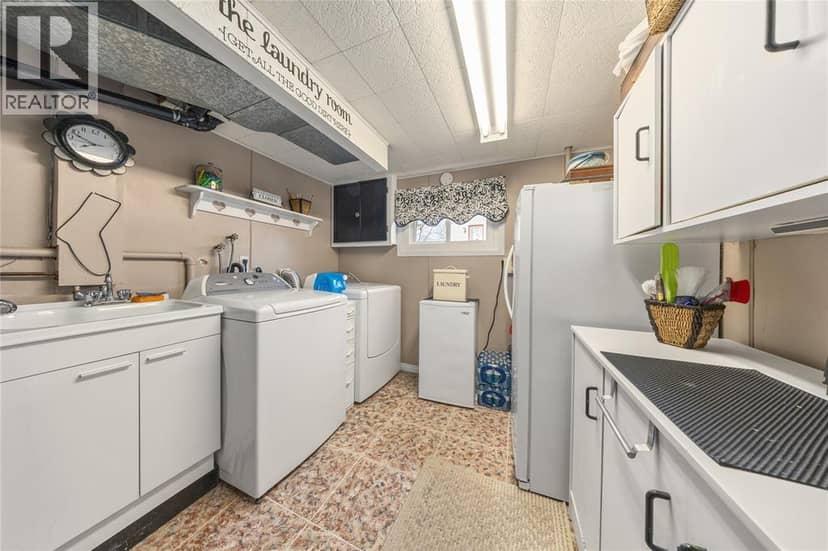 671 Nelson Street — photo 19 of 31