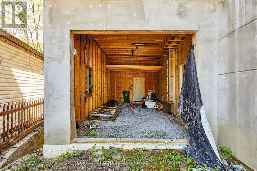 213 Phyllis Avenue — photo 8 of 40