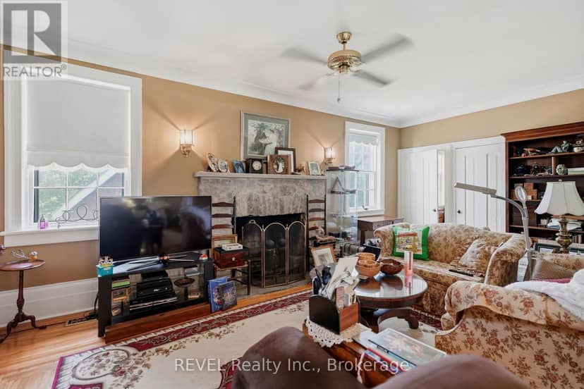 2376 Centre Street — photo 9 of 38