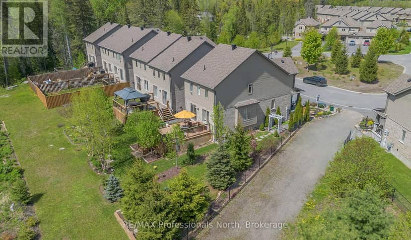 36 Spalding Crescent — photo 4 of 40