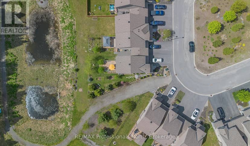 36 Spalding Crescent — photo 8 of 40