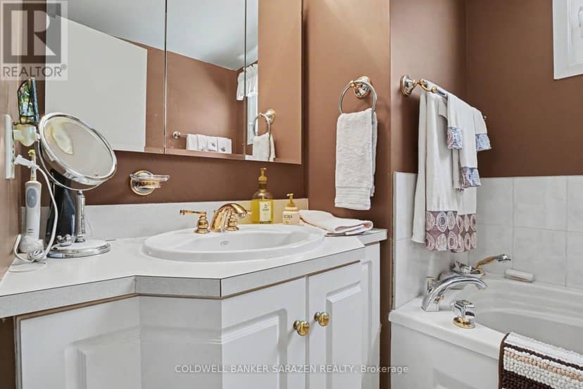 205 Airth Boulevard W — photo 12 of 22