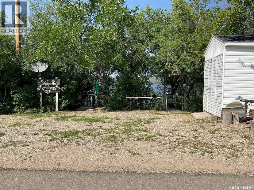 211 Osment AVENUE — photo 3 of 40