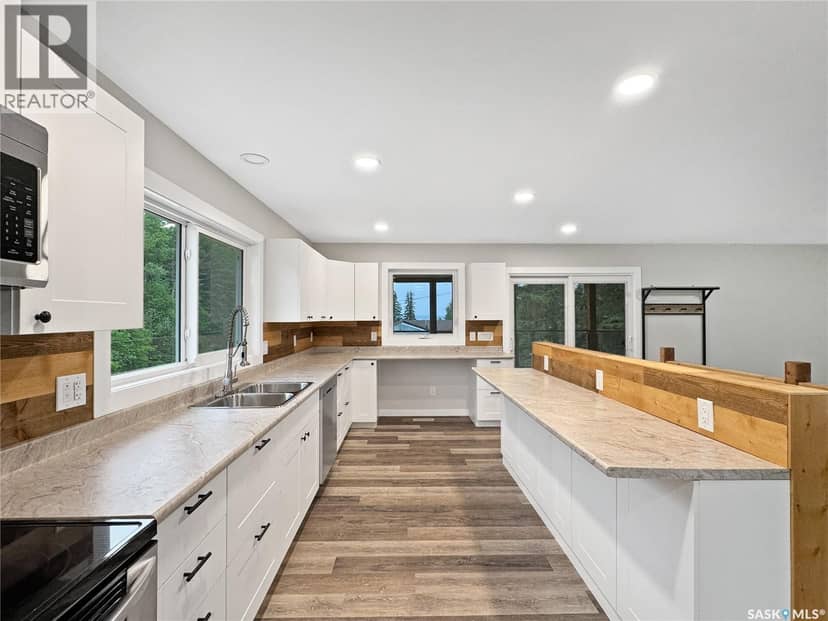 720 Railway STREET — photo 11 of 28