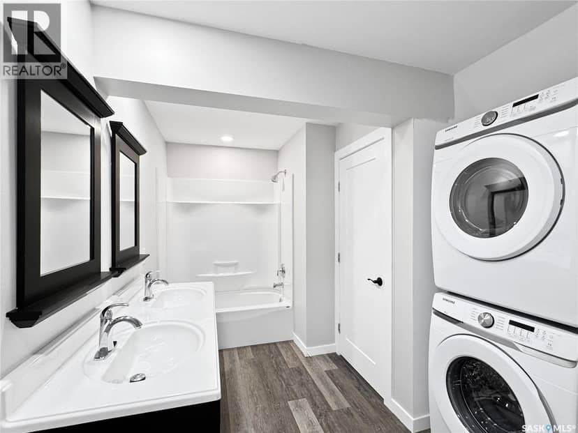 720 Railway STREET — photo 9 of 28