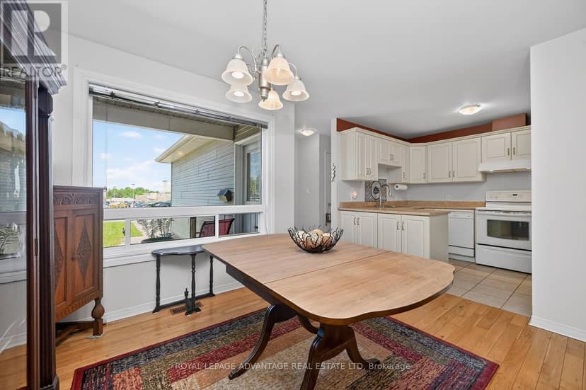 61 Van Horne Avenue — photo 14 of 33