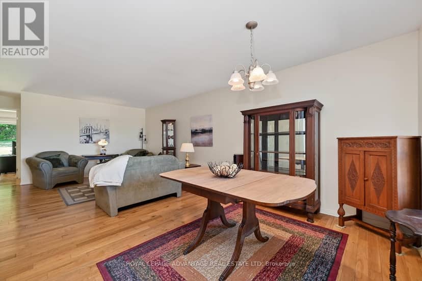 61 Van Horne Avenue — photo 15 of 33