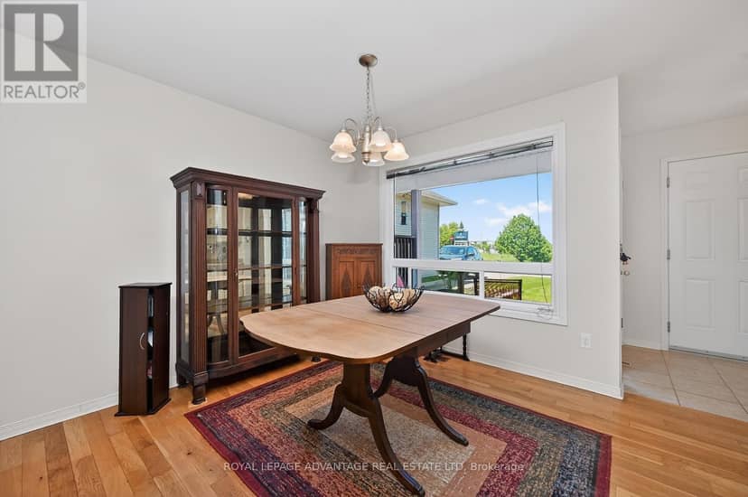 61 Van Horne Avenue — photo 16 of 33