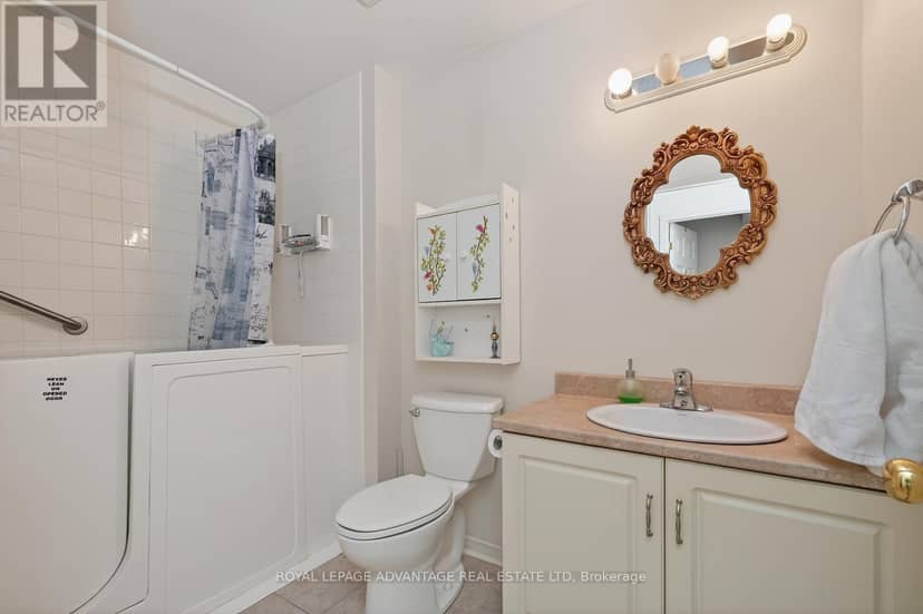 61 Van Horne Avenue — photo 17 of 33