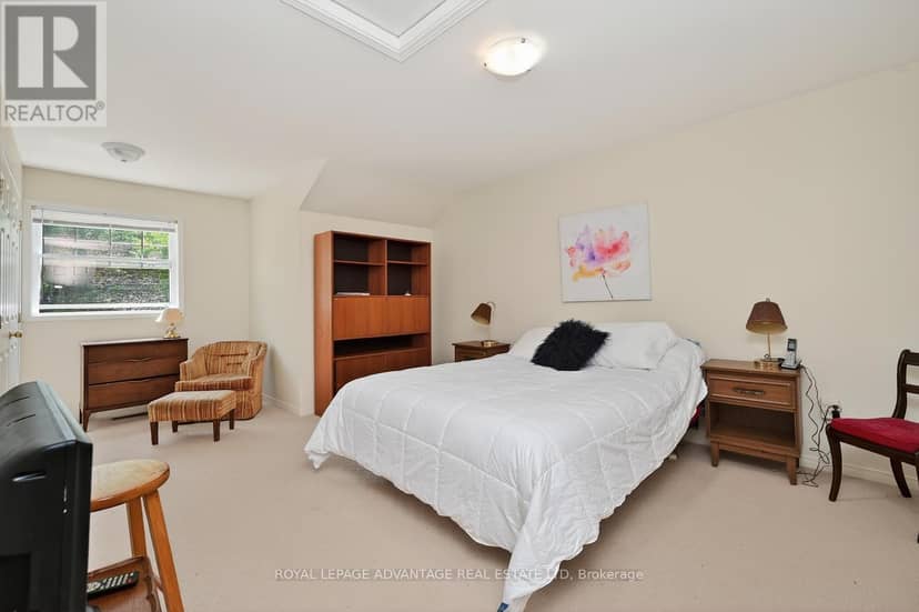 61 Van Horne Avenue — photo 18 of 33