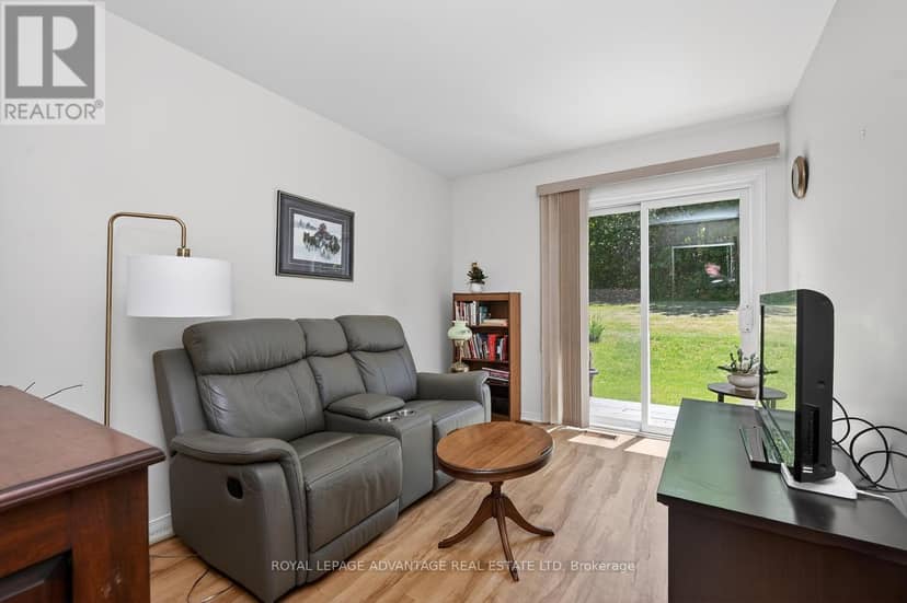 61 Van Horne Avenue — photo 23 of 33