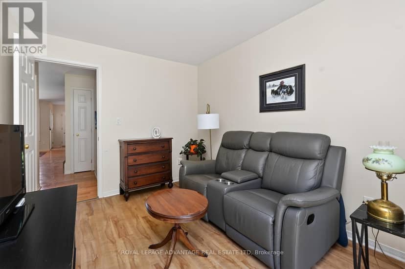 61 Van Horne Avenue — photo 24 of 33