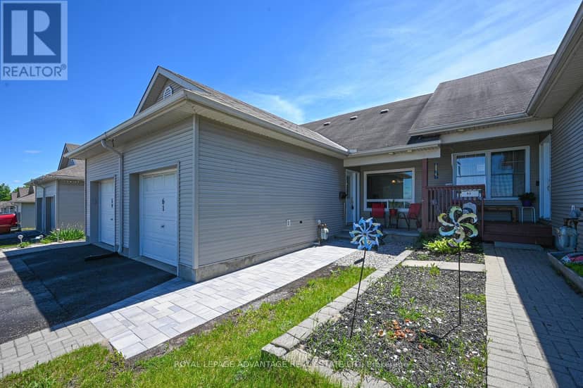 61 Van Horne Avenue — photo 3 of 33