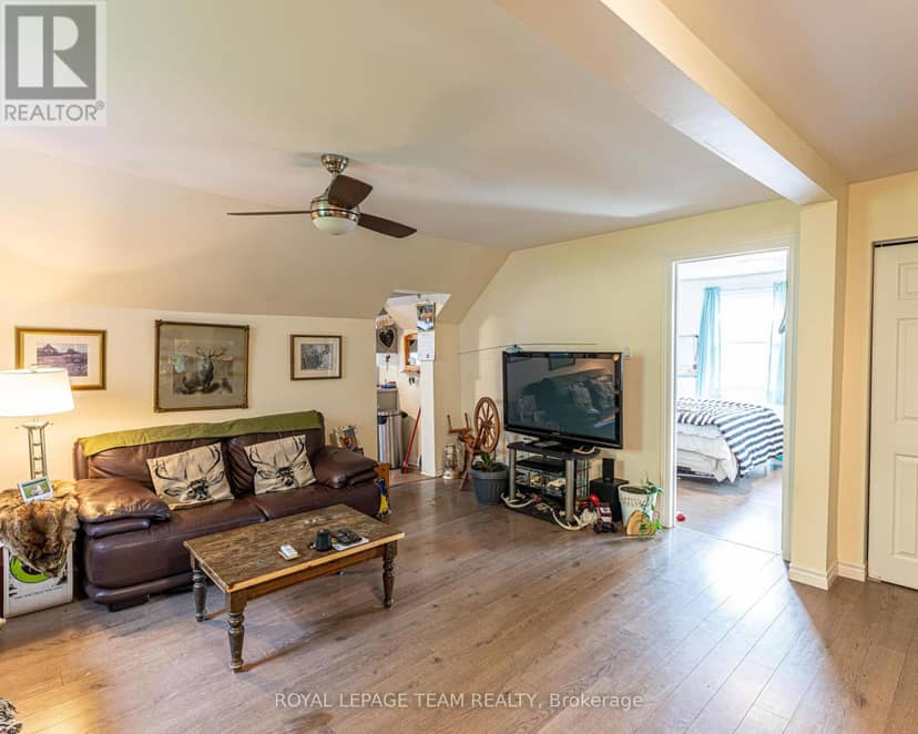 6607-6613 Fourth Line Road — photo 38 of 40