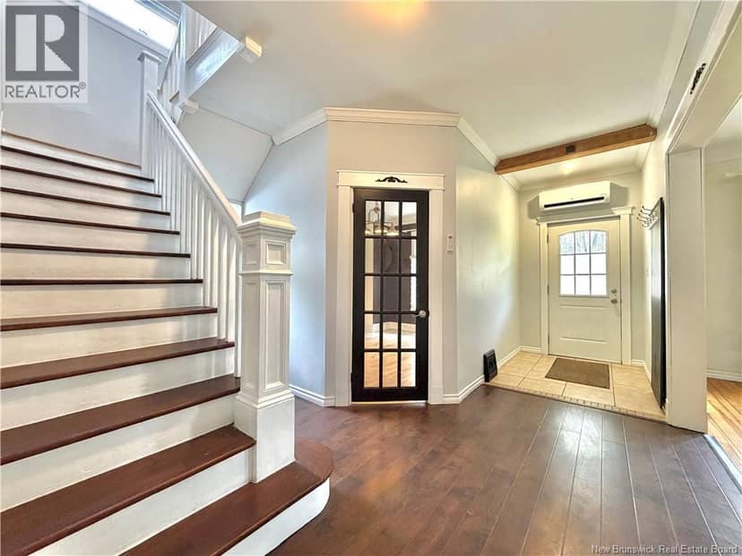315 St John Street — photo 7 of 37