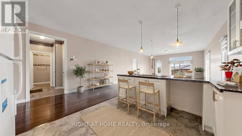 126 Kingsmere Crescent — photo 12 of 40