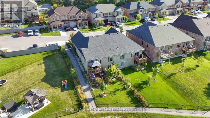 126 Kingsmere Crescent — photo 2 of 40