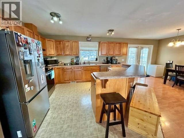 5227 HALLMARK CRESCENT, Fort Nelson, photo 2