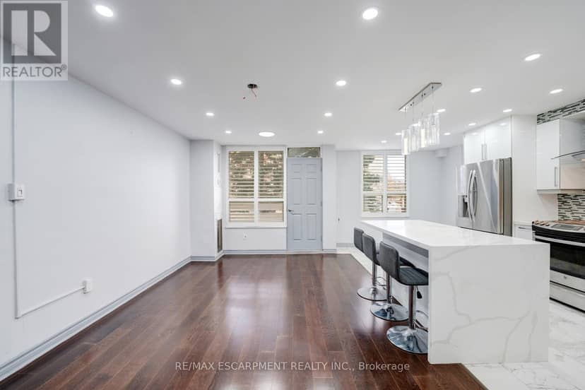 206 - 10 Edgecliff Golfway — photo 14 of 33