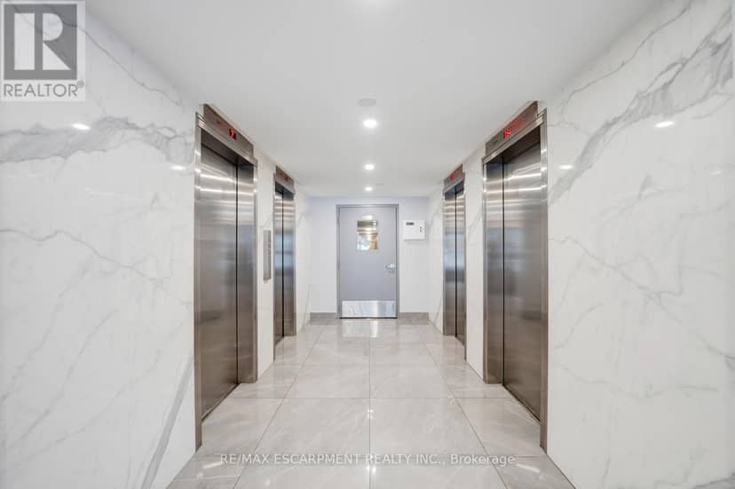 206 - 10 Edgecliff Golfway — photo 5 of 33