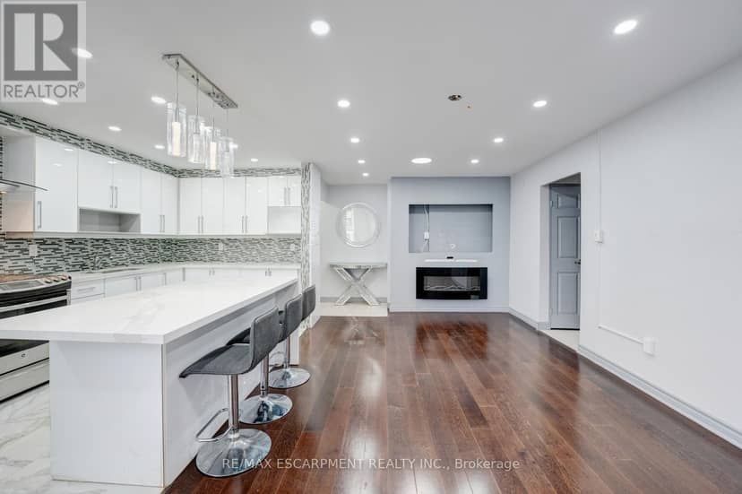 206 - 10 Edgecliff Golfway — photo 11 of 33