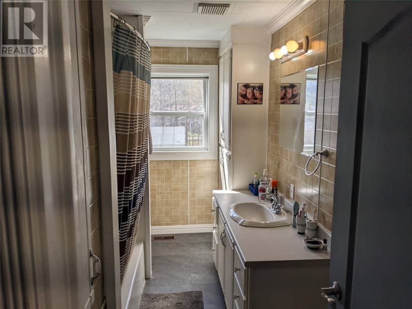 12 Forest Road — photo 15 of 40