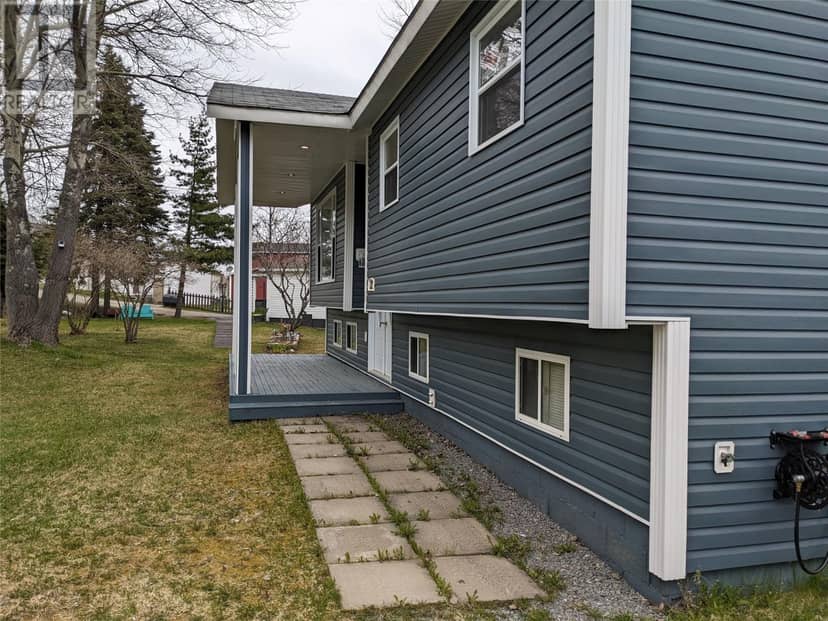 12 Forest Road — photo 4 of 40