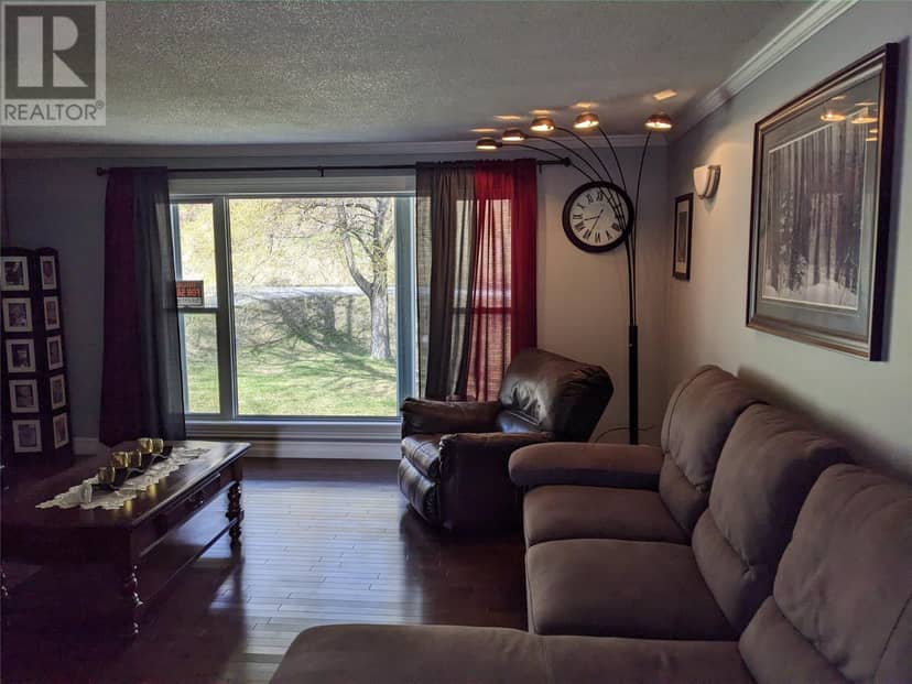 12 Forest Road — photo 9 of 40