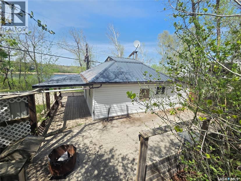 553 1st STREET, White Bear IR 70