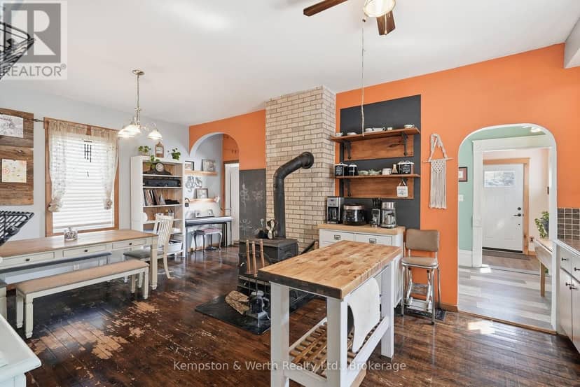 545 Main Street E — photo 18 of 40