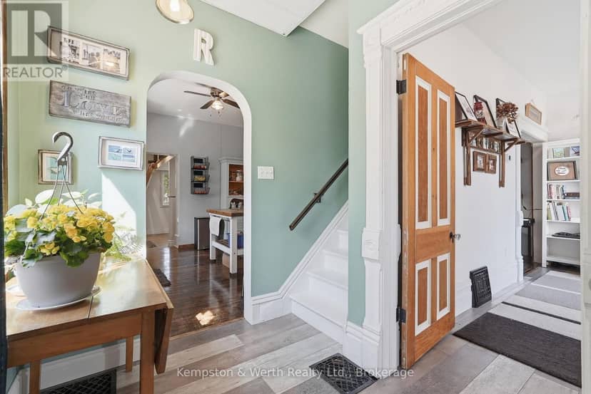 545 Main Street E — photo 6 of 40