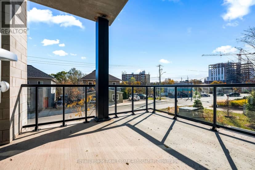 209 - 42 Mill Street — photo 23 of 40