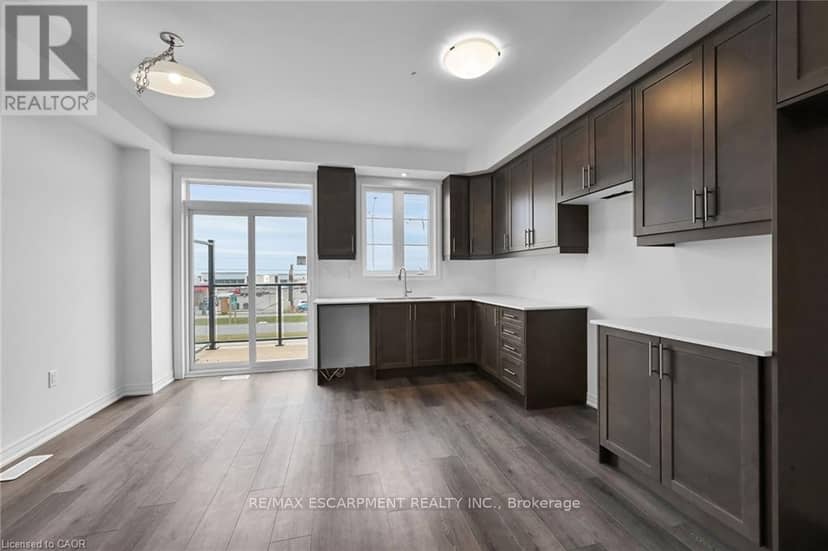 35 - 120 Court Drive — photo 10 of 40