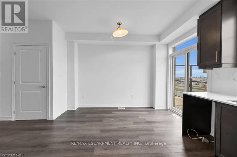 35 - 120 Court Drive — photo 13 of 40