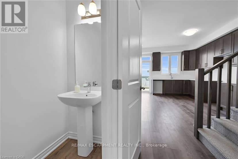 35 - 120 Court Drive — photo 16 of 40