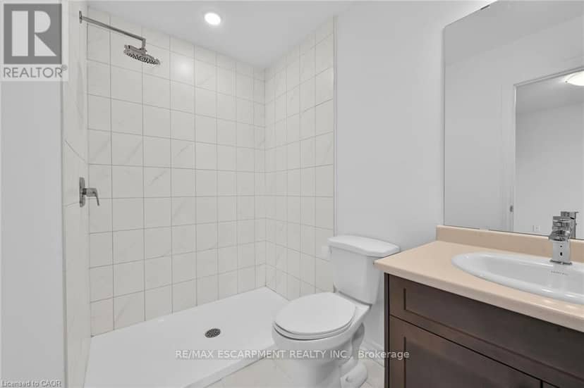 35 - 120 Court Drive — photo 22 of 40