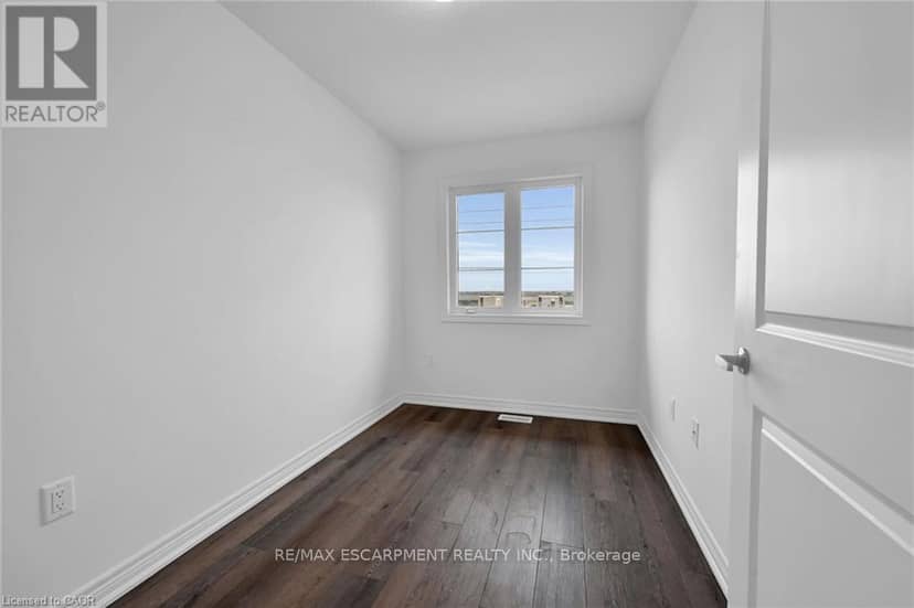 35 - 120 Court Drive — photo 24 of 40