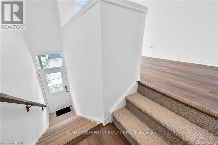 35 - 120 Court Drive — photo 29 of 40