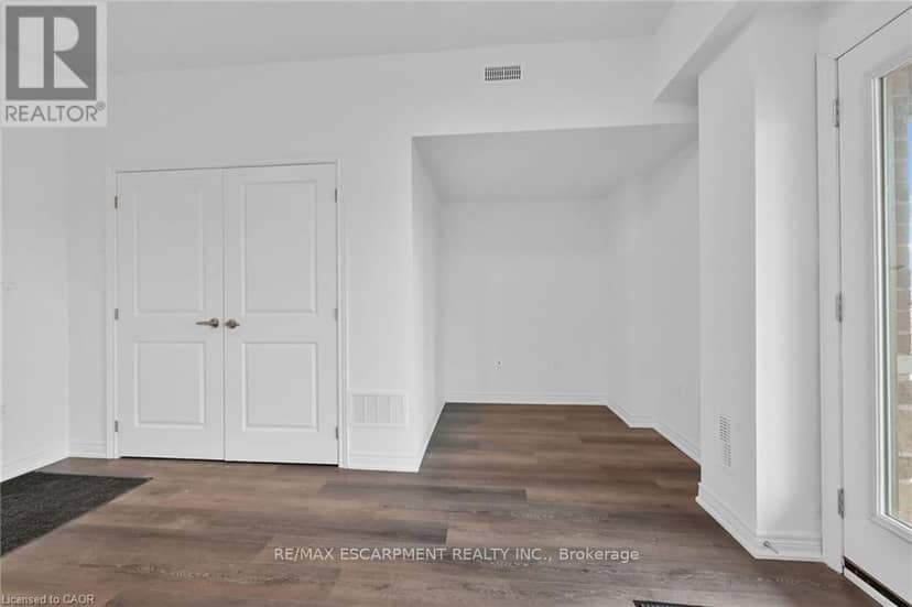 35 - 120 Court Drive — photo 32 of 40